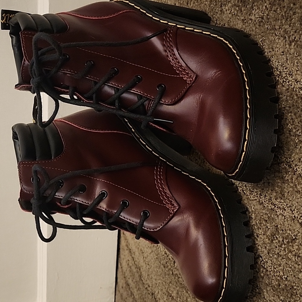 Dr. Martens / Persephone / Size 6